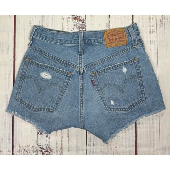 Levi's 501 Shorts Women's Size 24 Cut Off Jean Button Fly Distressed Denim - Picture 2 of 7